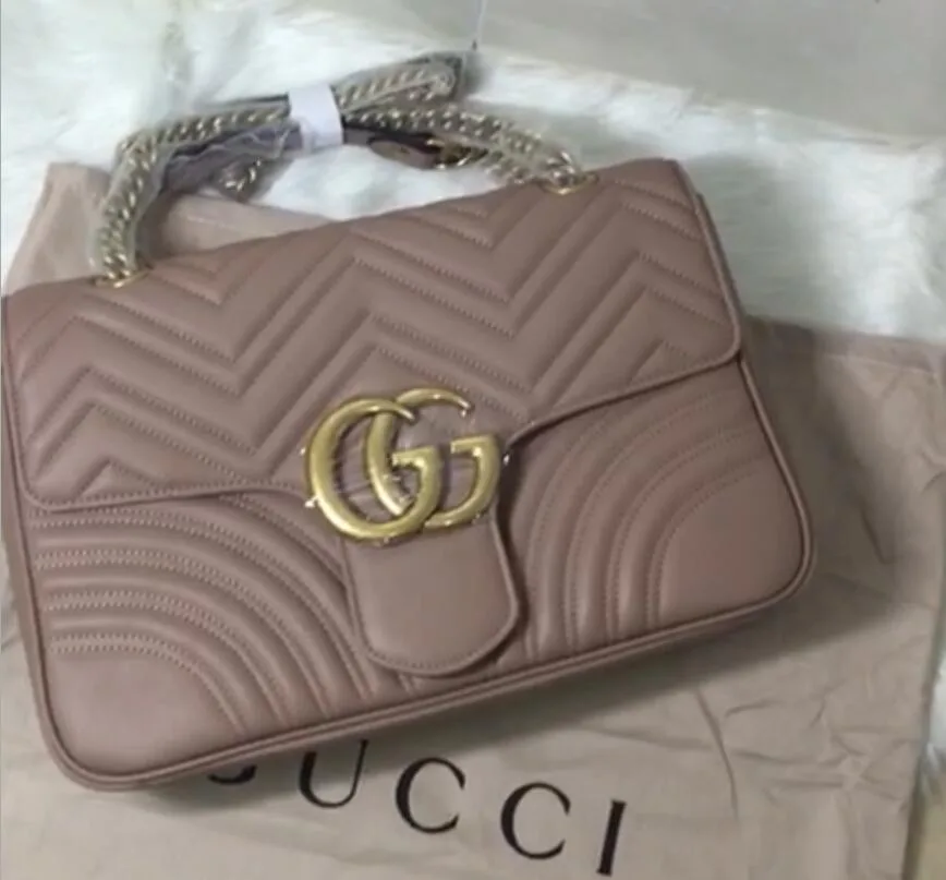 Bolsa GG Marmont medium matelassé Gucci - Loja Must Have