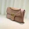 Bolsa GG Marmont medium matelassé Gucci - Loja Must Have