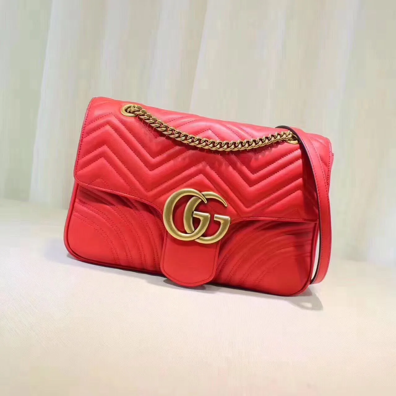 Bolsa GG Marmont medium matelassé Gucci - Loja Must Have