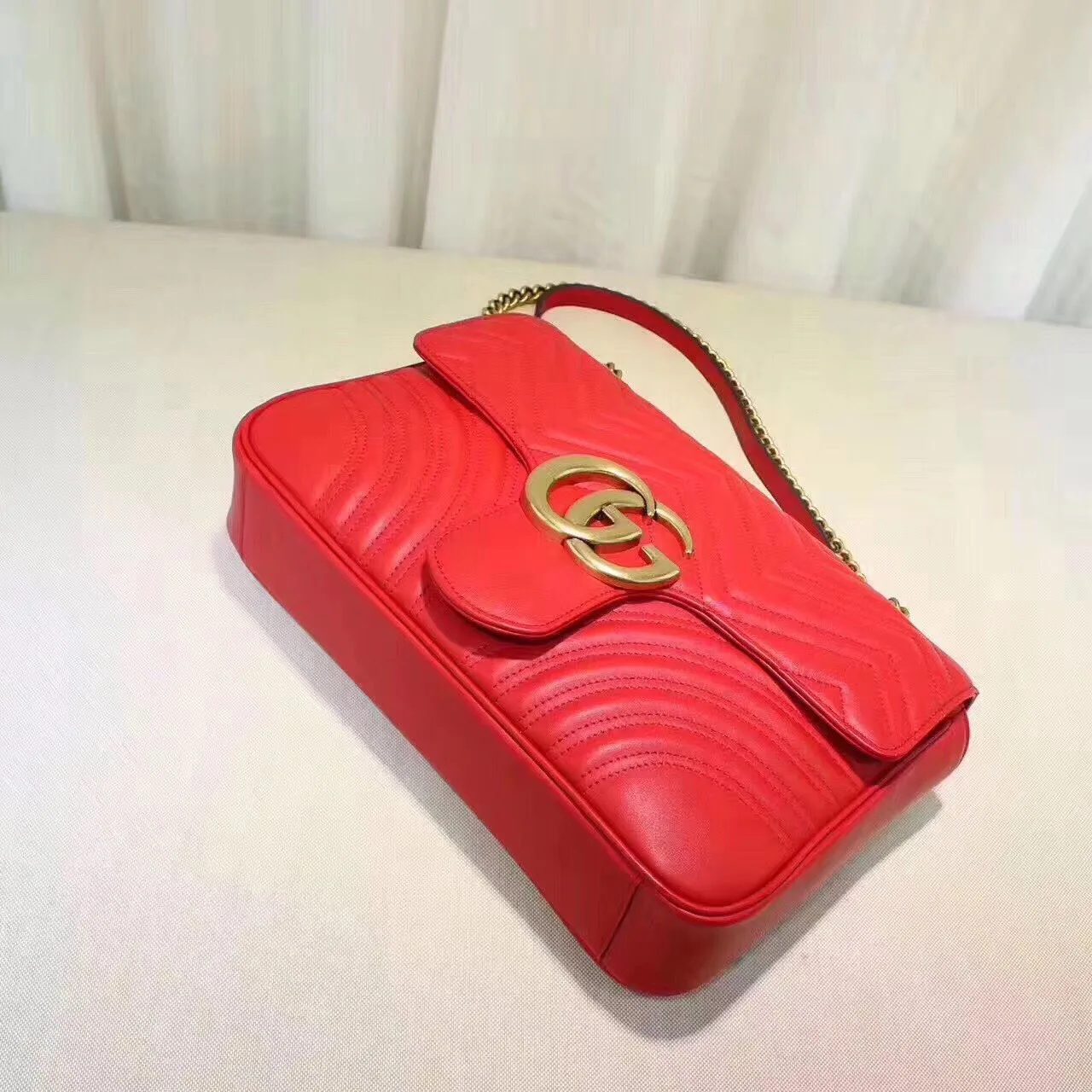 Bolsa GG Marmont medium matelassé Gucci - Loja Must Have