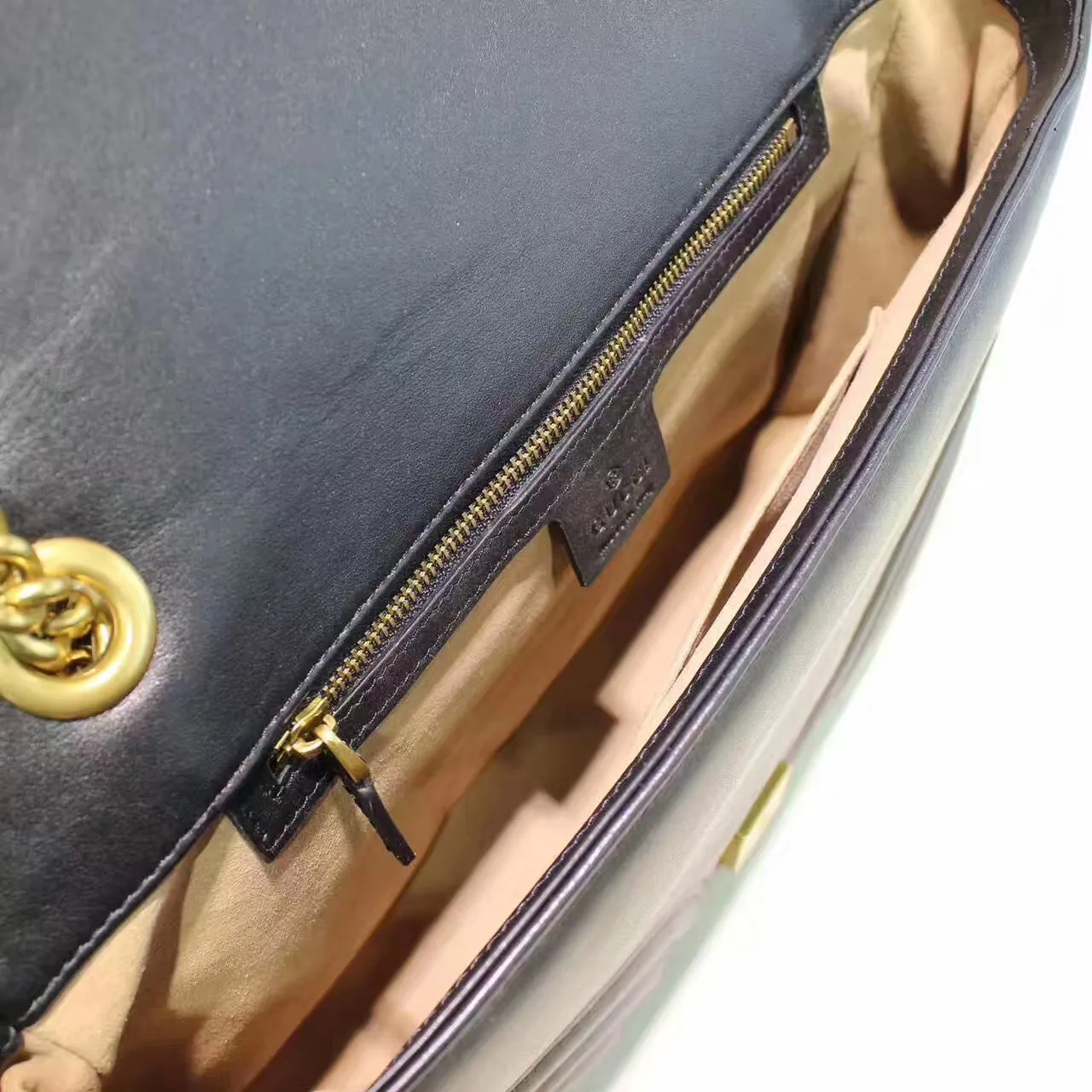 Bolsa GG Marmont medium matelassé Gucci - Loja Must Have