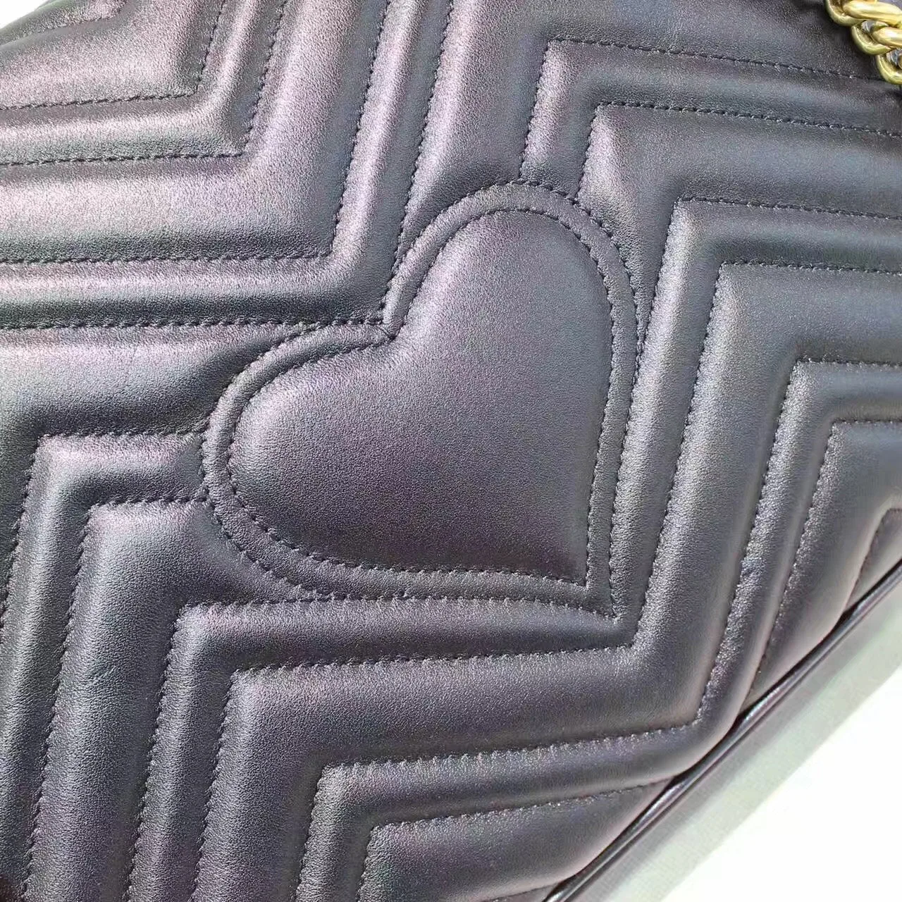 Bolsa GG Marmont medium matelassé Gucci - Loja Must Have