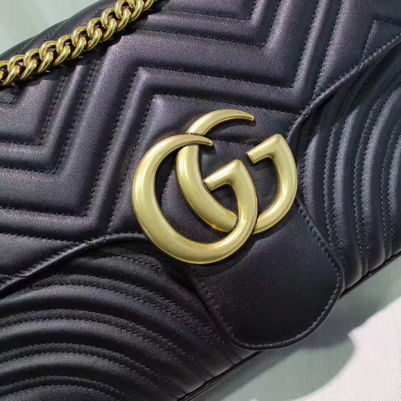 Bolsa GG Marmont medium matelassé Gucci - Loja Must Have