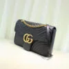 Bolsa GG Marmont medium matelassé Gucci - Loja Must Have