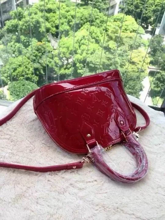 Bolsa Alma BB Vernis Louis Vuitton - Loja Must Have