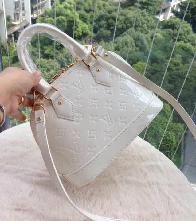 Bolsa Alma BB Vernis Louis Vuitton - Loja Must Have