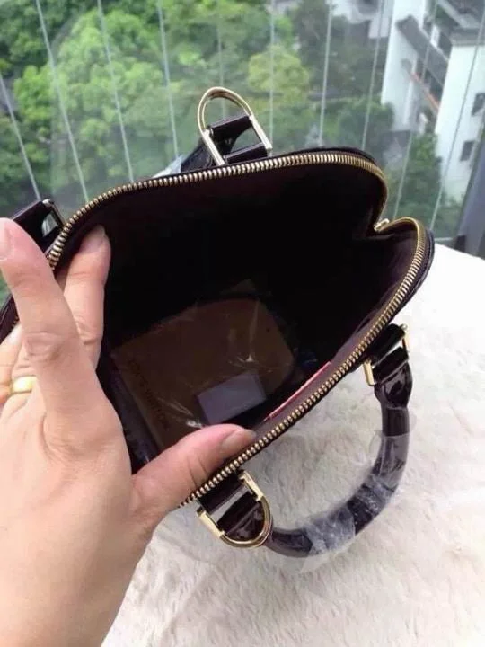 Bolsa Alma BB Vernis Louis Vuitton - Loja Must Have