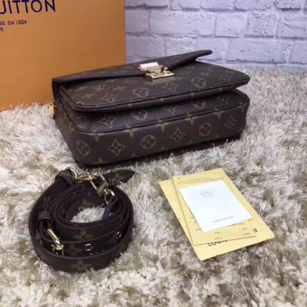 Bolsa Pochette Metis Monogram Louis Vuitton - Loja Must Have