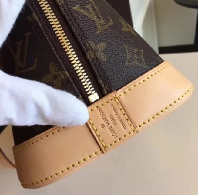 Bolsa Alma PM Louis Vuitton - Loja Must Have