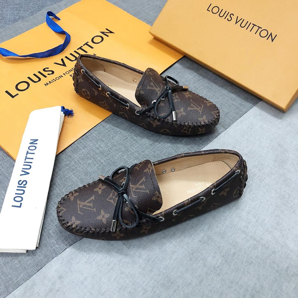 Mocassim Louis Vuitton Black/Gold - LLebu: A melhor experiência de Luxo  online do mundo!