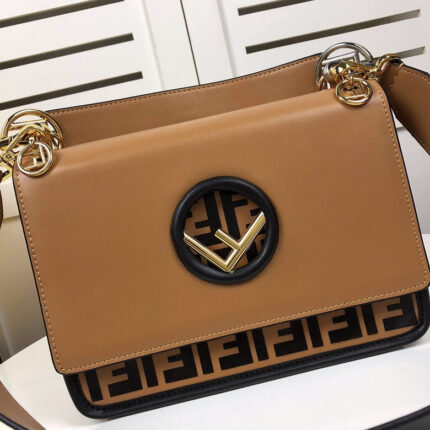 Bolsa Fendi Kan I Logo - Loja Must Have