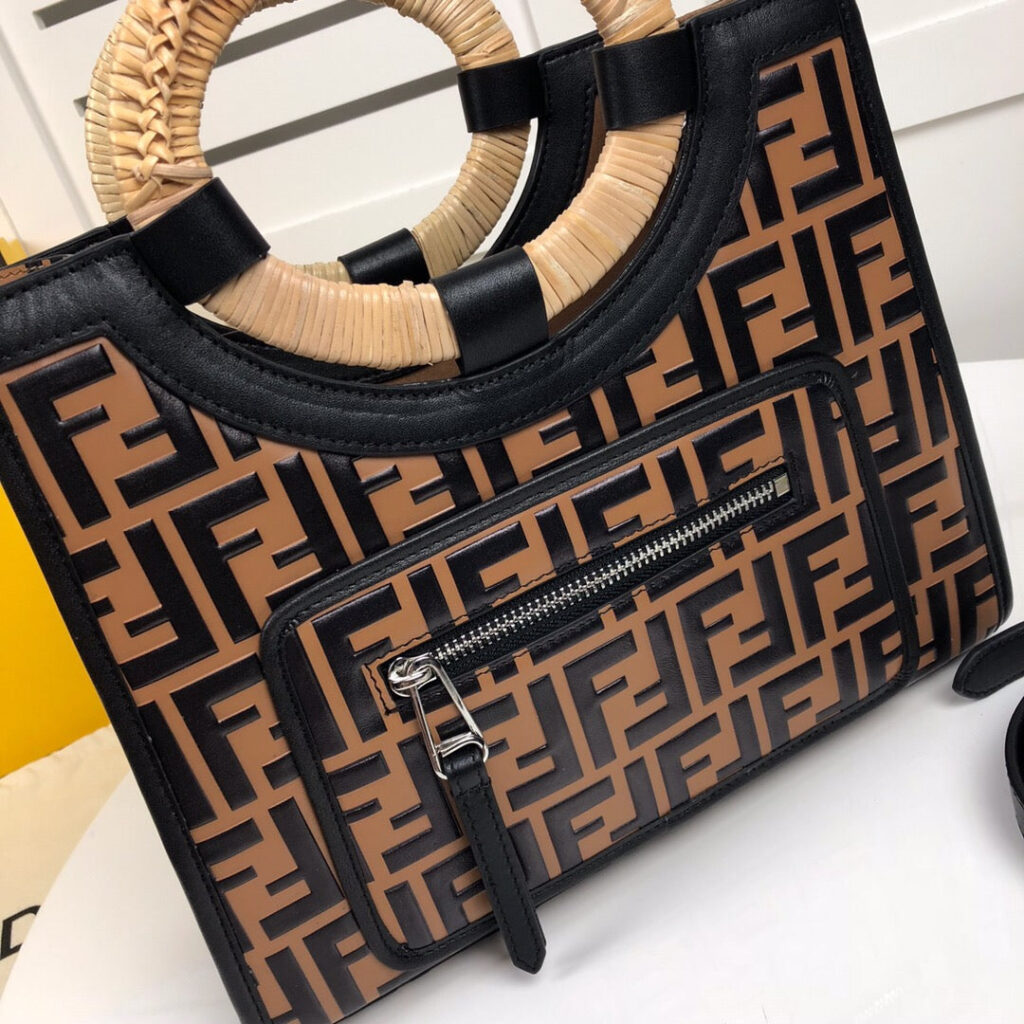 Bolsa Runway Fendi Logomania SS18 pequena - Loja Must Have