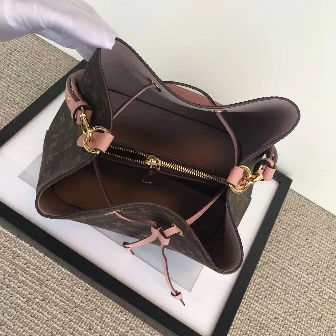 Bolsa Néonoé Monogram Louis Vuitton - Loja Must Have