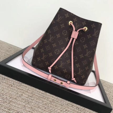 Bolsa Néonoé Monogram Louis Vuitton - Loja Must Have