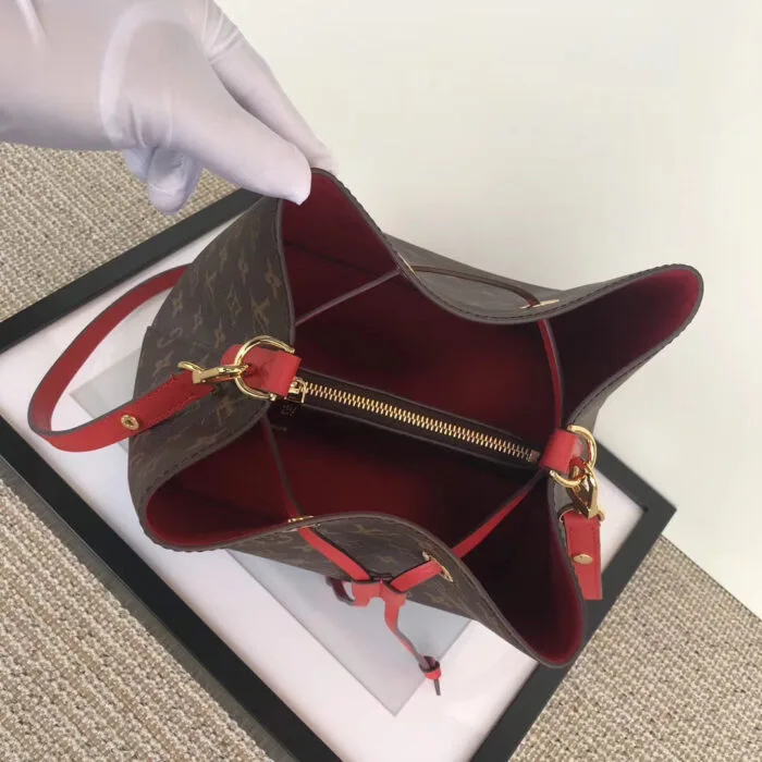 Bolsa Néonoé Monogram Louis Vuitton - Loja Must Have