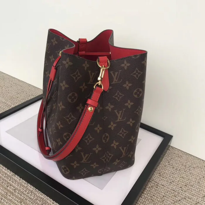 Bolsa Néonoé Monogram Louis Vuitton - Loja Must Have