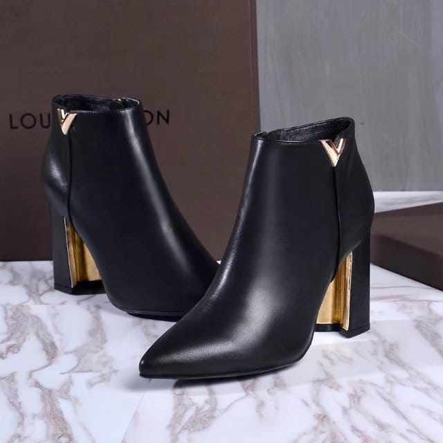 Bota Cano Baixo L V - Comprar em Lys Shoetique