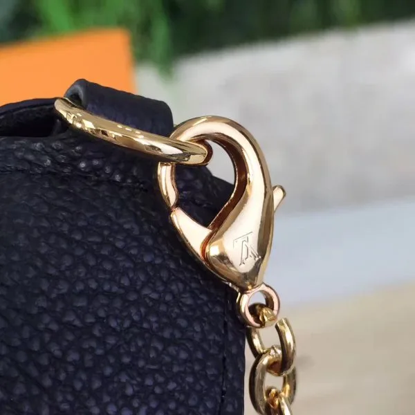 Clutch Louis Vuitton Pochette Felicie Monogram Empreinte - Loja Must Have