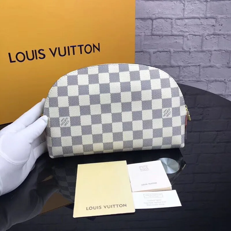 Necessaire Cosmetic Pouch Louis Vuitton - Loja Must Have