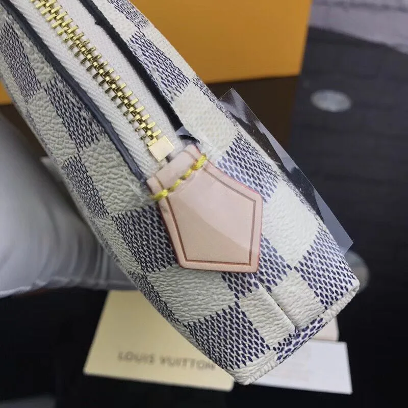 Necessaire Cosmetic Pouch Louis Vuitton - Loja Must Have
