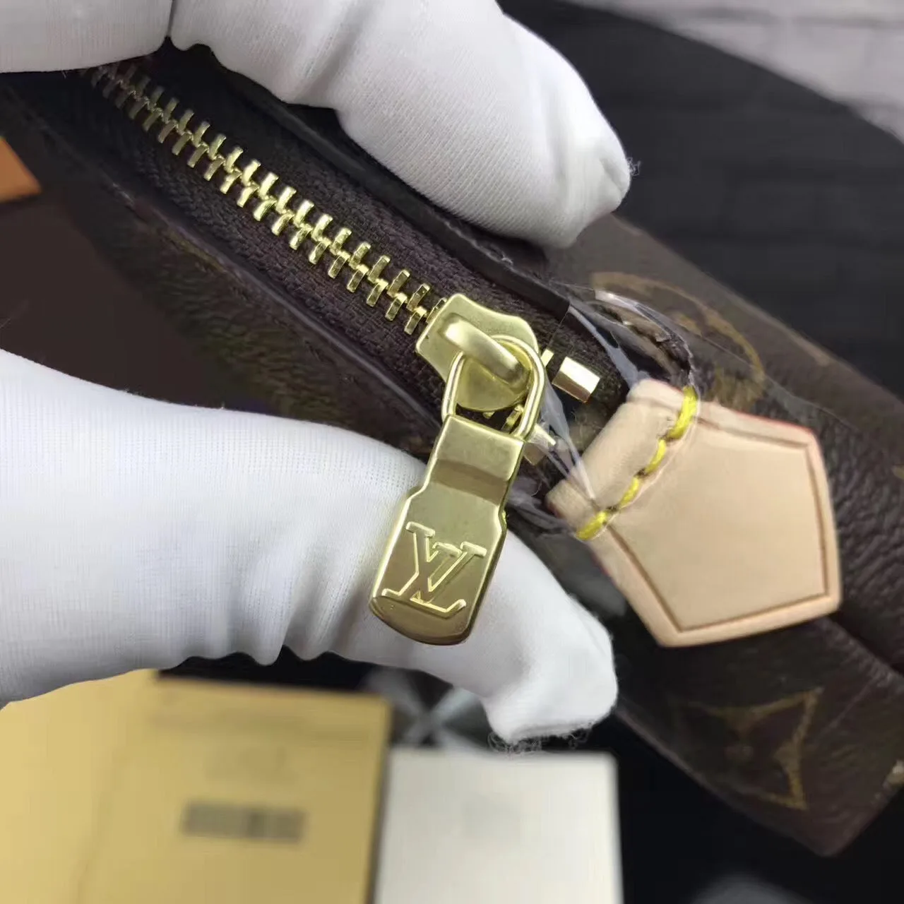 Necessaire Cosmetic Pouch Louis Vuitton - Loja Must Have