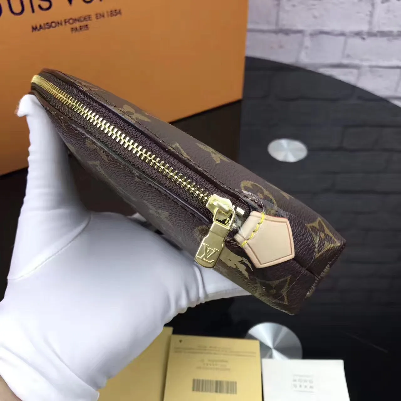 Necessaire Cosmetic Pouch Louis Vuitton - Loja Must Have
