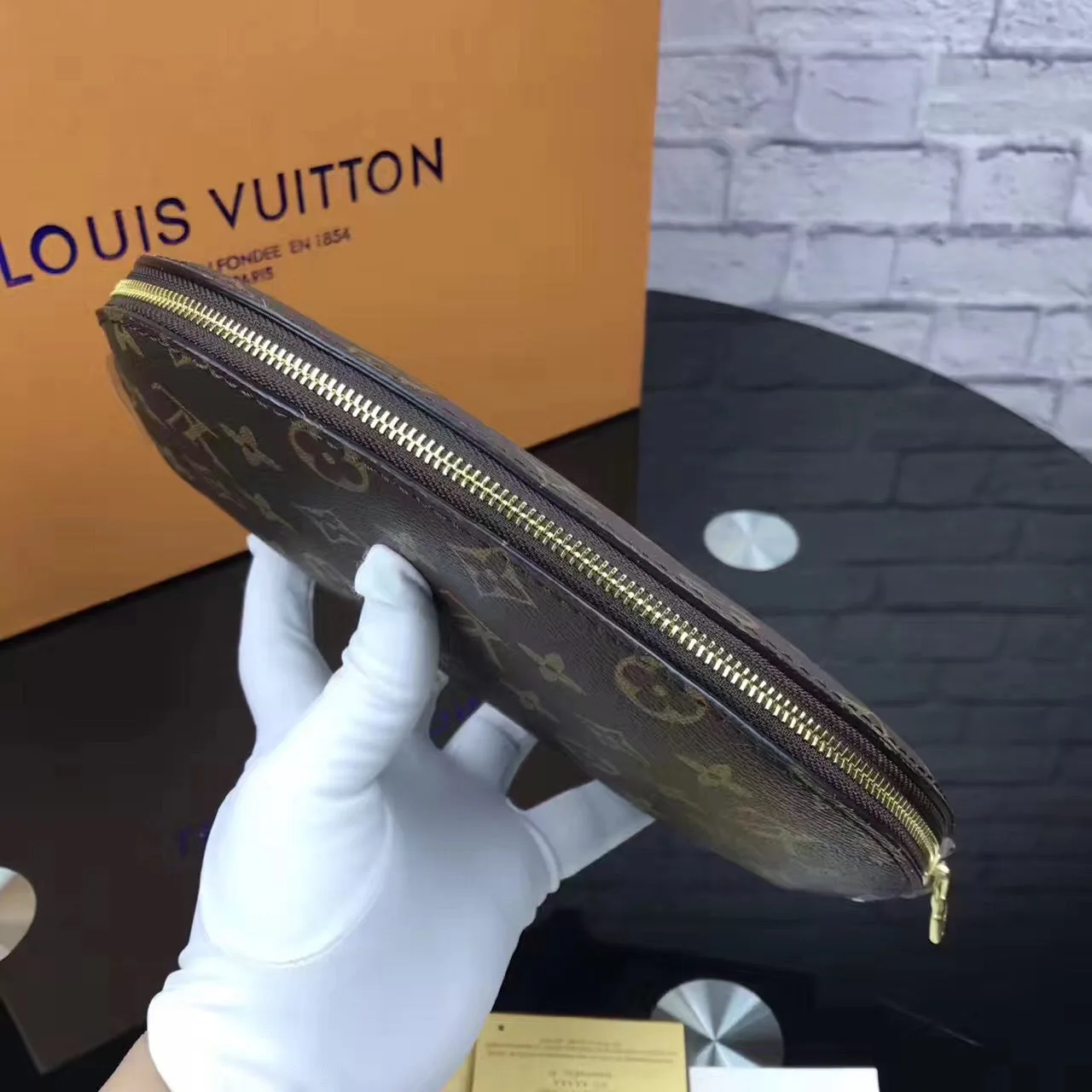 Necessaire Cosmetic Pouch Louis Vuitton - Loja Must Have