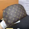 Necessaire Cosmetic Pouch Louis Vuitton - Loja Must Have
