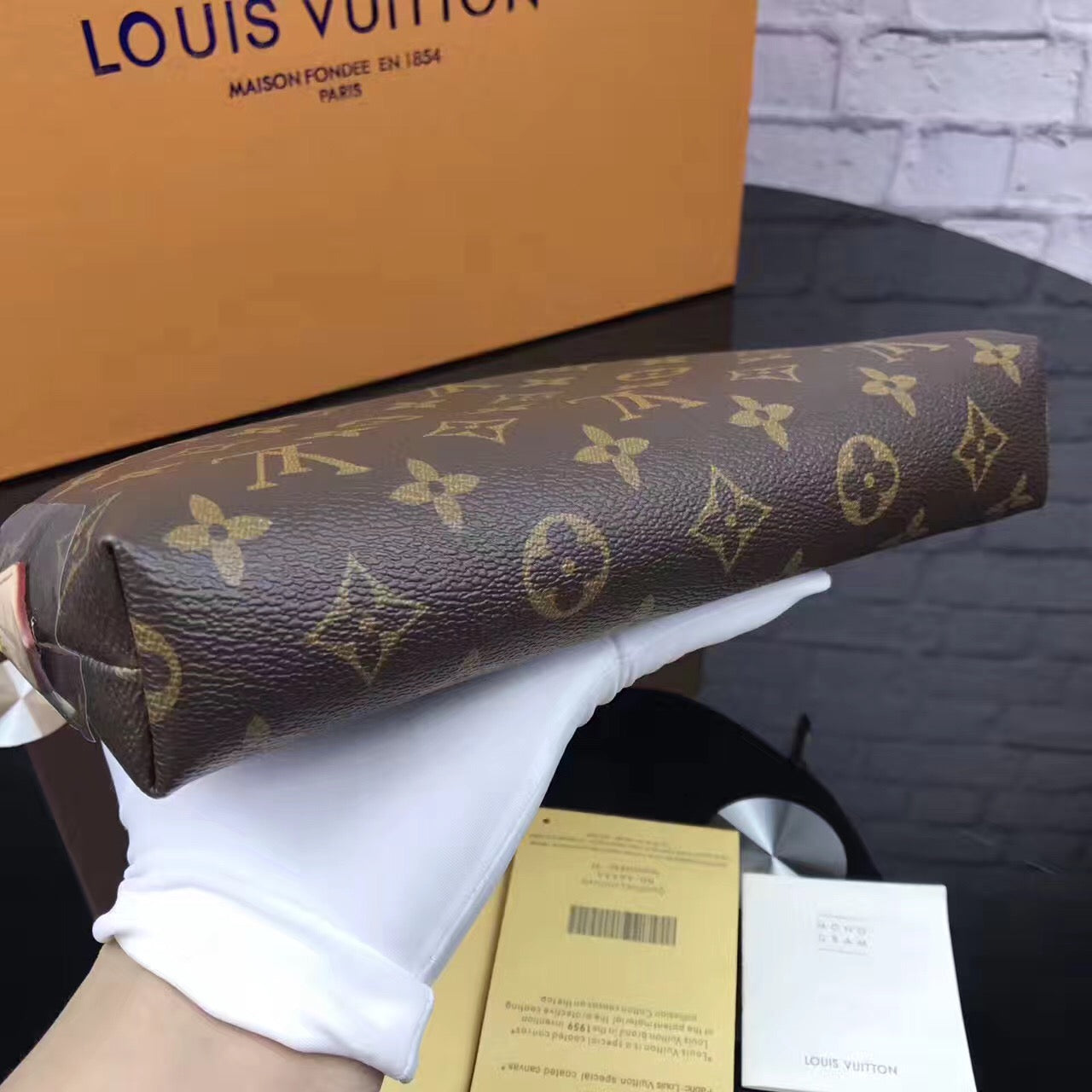 Necessaire Cosmetic Pouch Louis Vuitton – Loja Must Have
