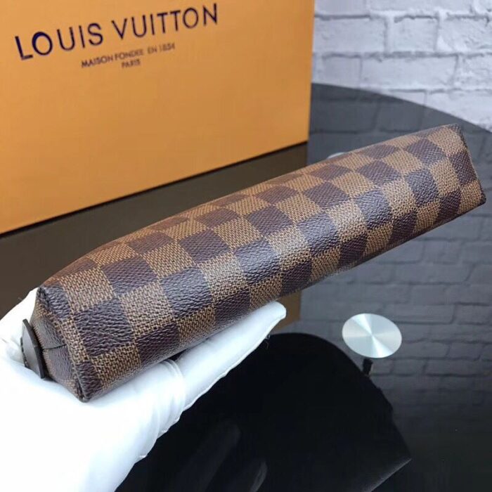 Necessaire Cosmetic Pouch Louis Vuitton - Loja Must Have