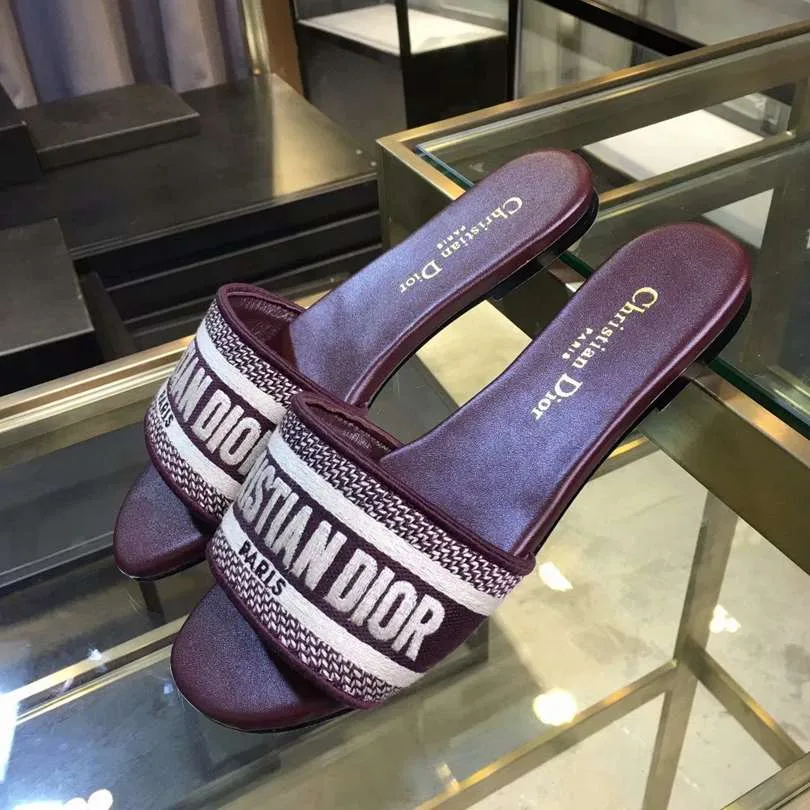 Rasteira Mule Dior Dway Bordada - Loja Must Have