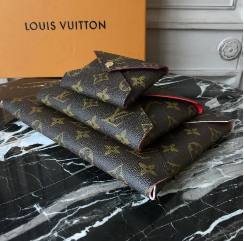 Conjunto Clutch Kirigami Louis Vuitton - Loja Must Have