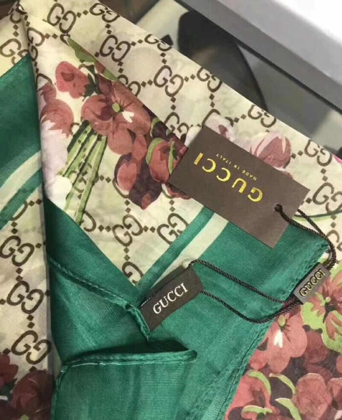 Lenço Bloom Monogram Gucci - Loja Must Have