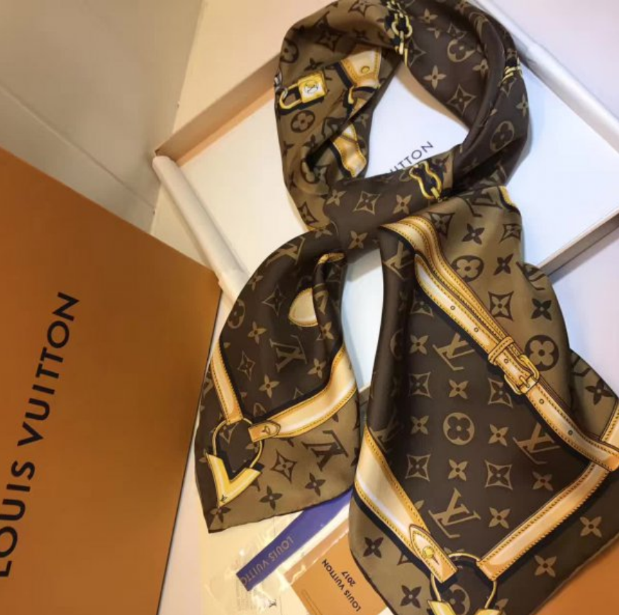 Lenço de seda Monogram Louis Vuitton – Loja Must Have