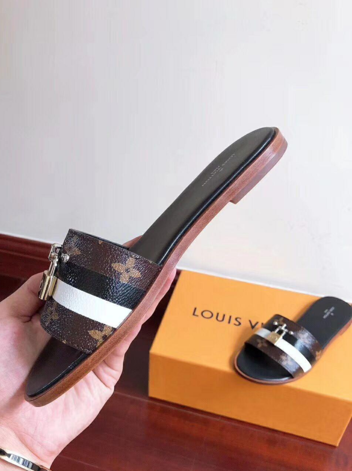 Mule Rasteira Lock It Louis Vuitton - Loja Must Have