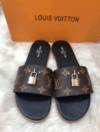 Mule Rasteira Lock It Louis Vuitton - Loja Must Have