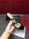 Mule Sandália Rockstud salto bloco Valentino - Loja Must Have