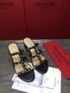 Mule Sandália Rockstud salto bloco Valentino - Loja Must Have
