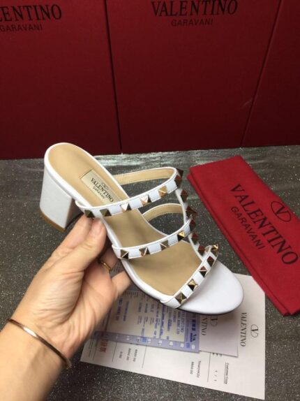 Mule Sandália Rockstud salto bloco Valentino - Loja Must Have