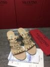 Mule Sandália Rockstud salto bloco Valentino - Loja Must Have