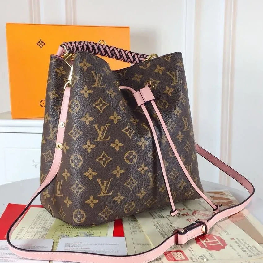 Bolsa Néonoé Monogram trançada Louis Vuitton - Loja Must Have