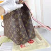 Bolsa Néonoé Monogram trançada Louis Vuitton - Loja Must Have