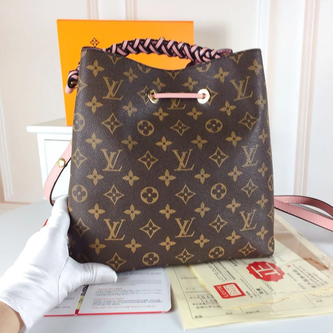 Bolsa Néonoé Monogram trançada Louis Vuitton - Loja Must Have