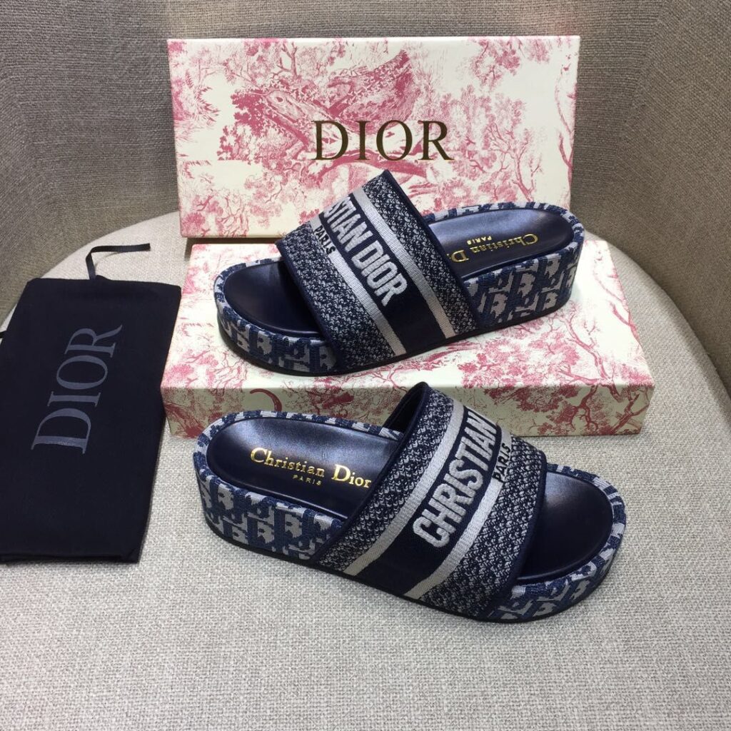 Sandália Slide Plataforma Dior Dway Monogram - Loja Must Have