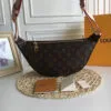 Pochete Louis Vuitton Bumbag Monogram - Loja Must Have