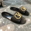 Sandália rasteira Vlogo Valentino - Loja Must Have