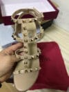 Sandália Valentino salto bloco matte leather Rockstud - Loja Must Have