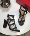 Sandália Valentino salto bloco matte leather Rockstud - Loja Must Have
