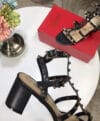 Sandália Valentino salto bloco matte leather Rockstud - Loja Must Have