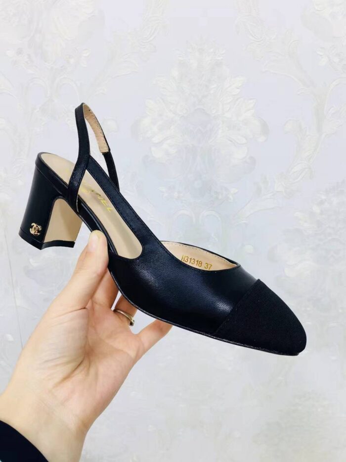 Sapato Chanel Two-Tone Slingback Pumps - Loja Must Have